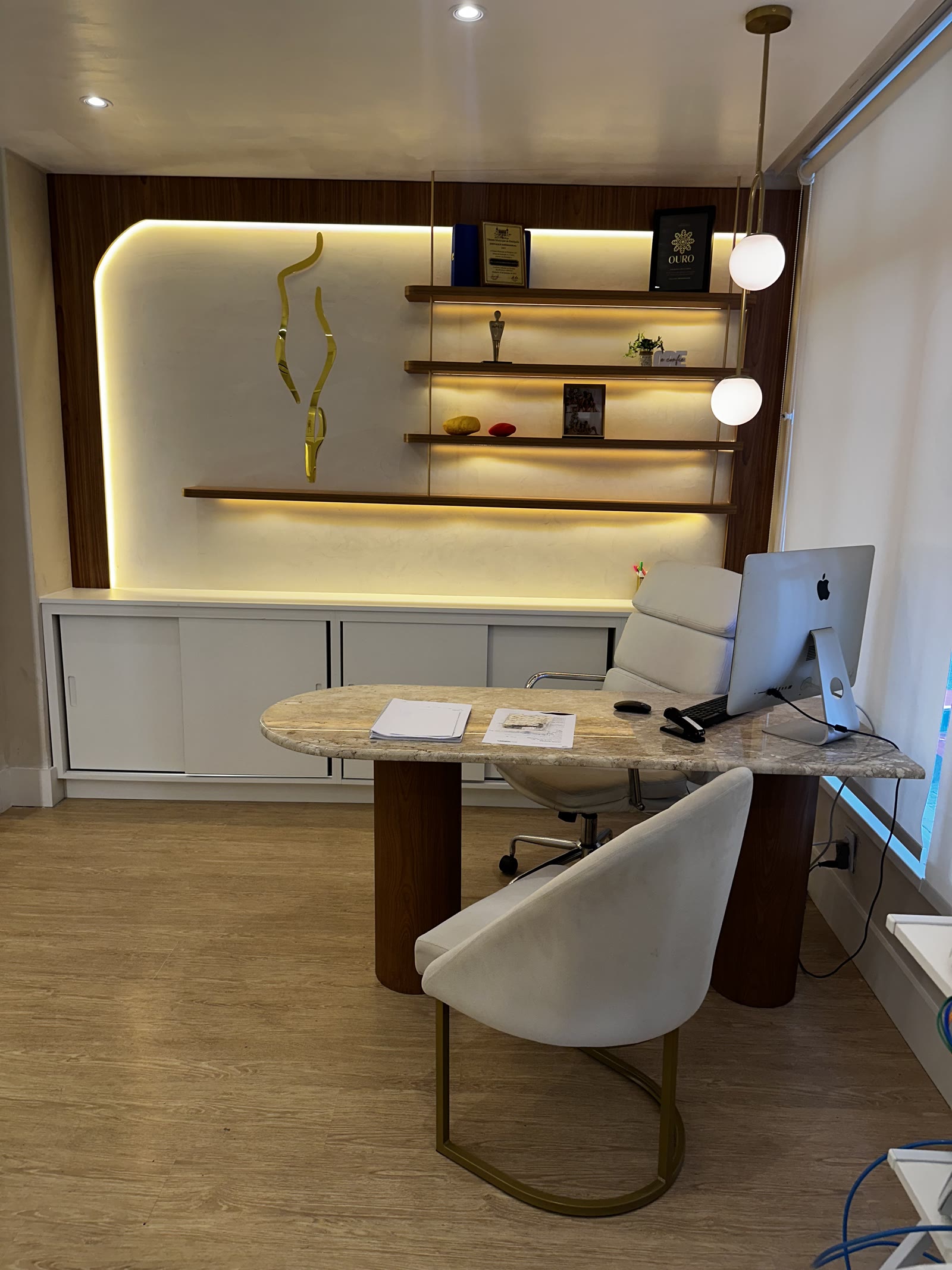 Sala de avaliação — Conforto e privacidade para a sua conversa inicial.